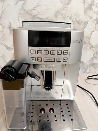 Продам кофемашину делонги
