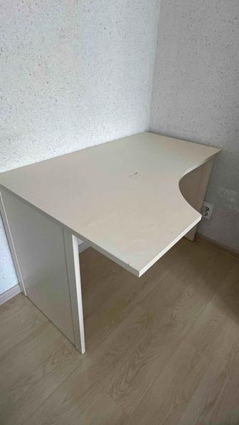 Стол компьютерный