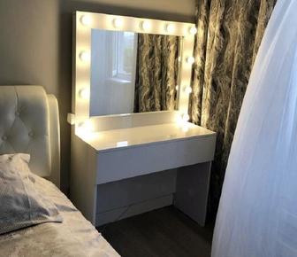 Комод с зеркалом