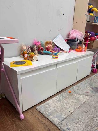 Продам тумбу под телевизор