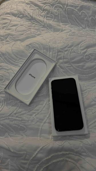 Телефон Iphone 12