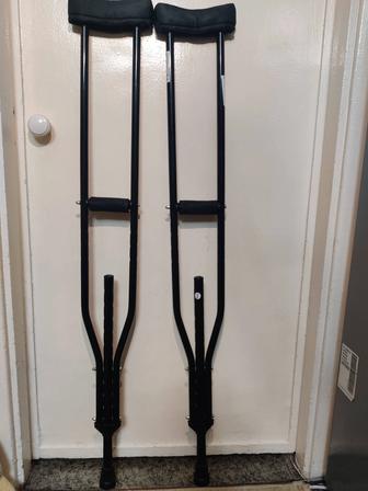 Продам костыли (подмышечные)