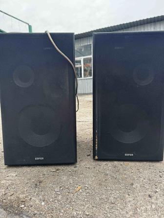 Продаю колонки Edifier R2800