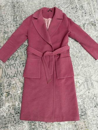 Продам пальто от Raffaela