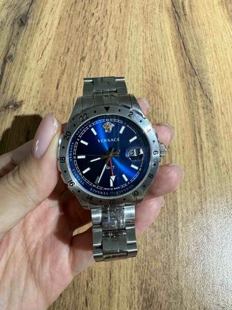 Продаю оригинальные часы Версаче. В отличном состоянии