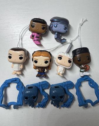 Робин из киндера joy. С вкладышем и шоколадом