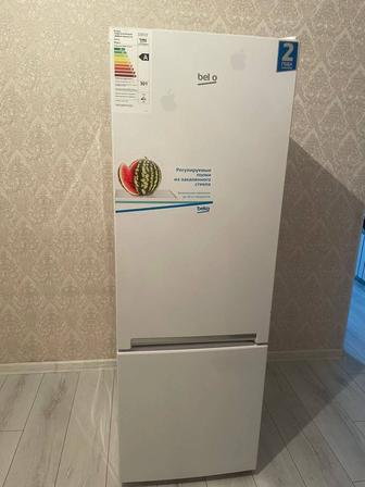 Рабочий холодильник в хорошем состоянии