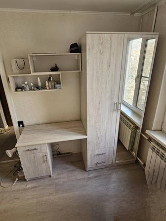 Шкаф, письменный стол, навесные полки