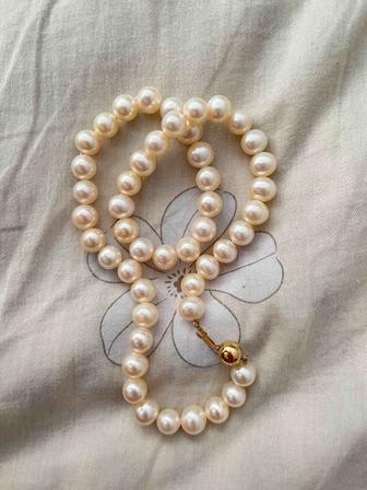 Колье из жемчуга с золотой застежкой