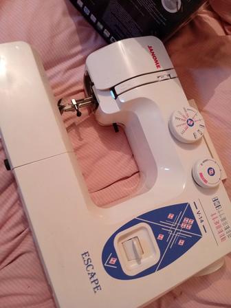 Швейная машинка JANOME