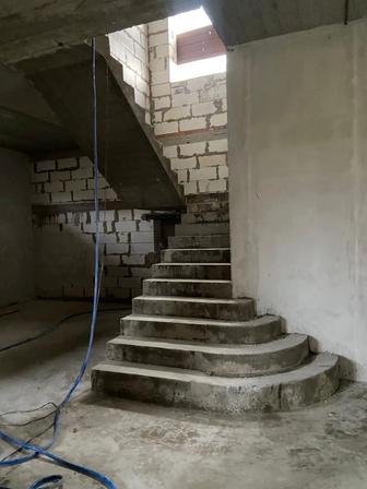 Металлические и бетонные каркасы, навесы на заказ.