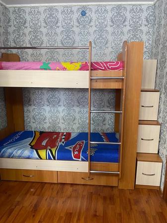 Кровать двухъярусная