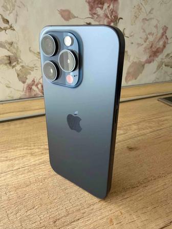 iPhone 15 Pro, 128 GB.