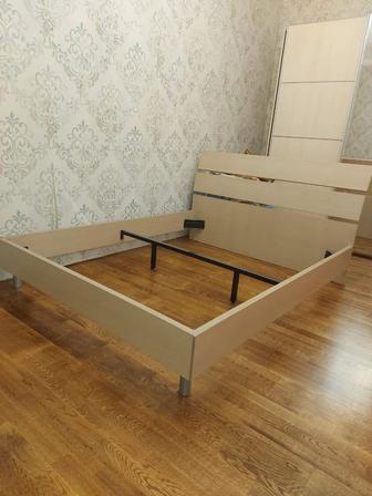 Шкаф купе 240 см , кровать 160 см