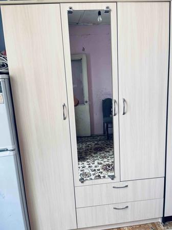 Шкаф