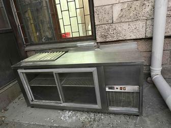 3 холодильника и пицца печь