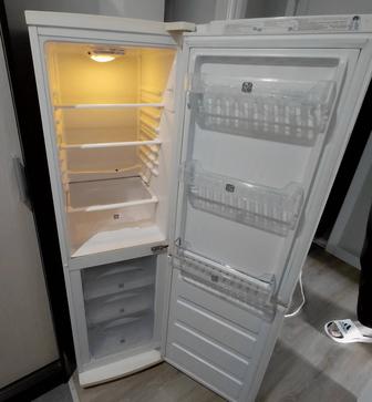Продам холодильник компактный