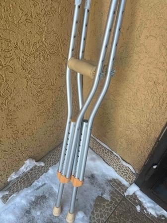 Продам детские локтевые костыли