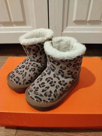 Продам детские сапоги