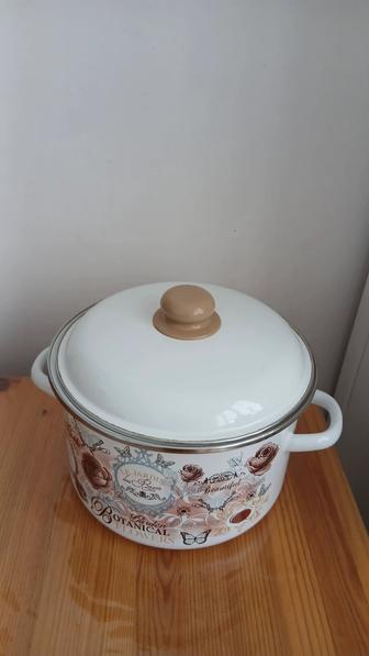 Кастрюля эмалированная