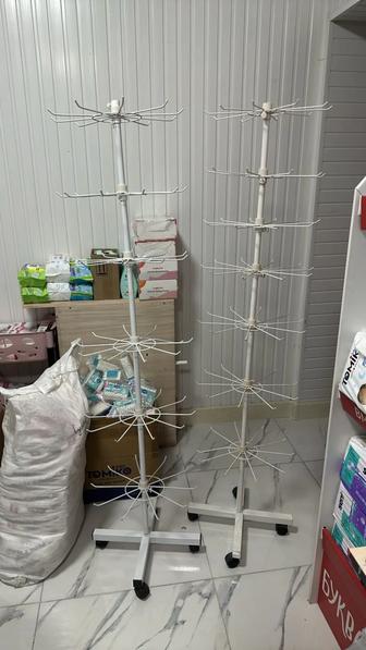 Продам стойки для магазина