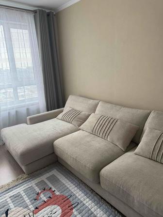 Продам диван для гостиной