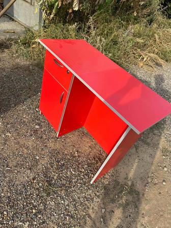 Продам стол