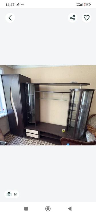 Продам стенку в гостиную в отличном состоянии