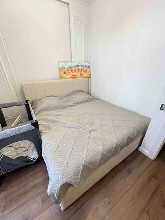 продается кровать с матрасом 180х200