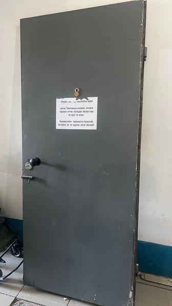 Продам железную дверь