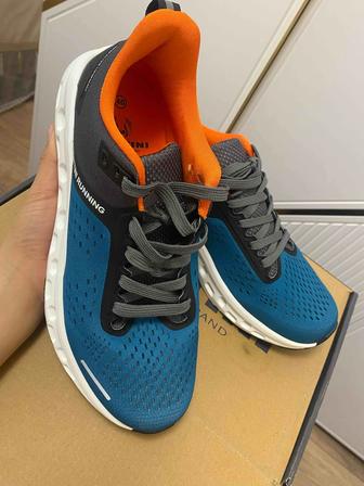 Мужские кроссовки