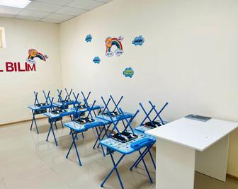 Продам детскую парту