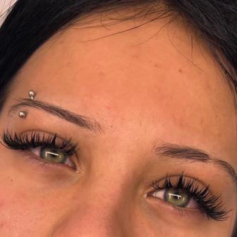 Наращивание ресниц-коррекция бровей