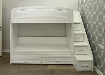 Двухъярусная кровать