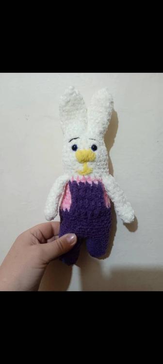 Зайчики ручной работы вязаные игрушки