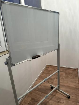 Маркерная доска на колесиках