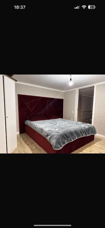 Продам кровать ( матрас в подарок)