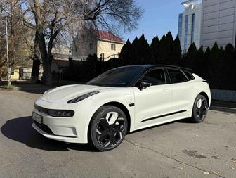 Прокат Аренда электромобиля Zeekr 001