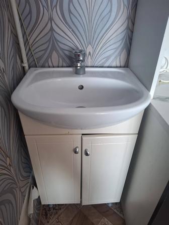 Раковина с тумбочкой