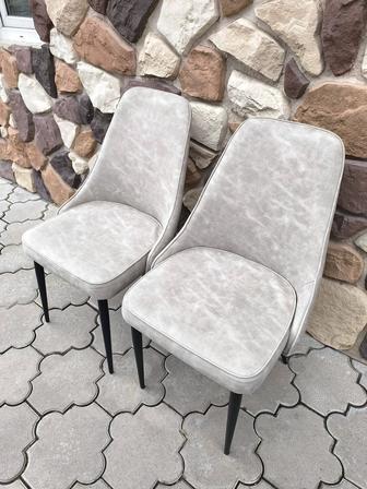 Продам два шикарных кухонных стула