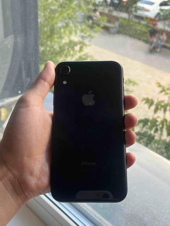 Продам iPhone XR