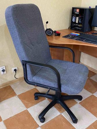 Продам компьютерное кресло