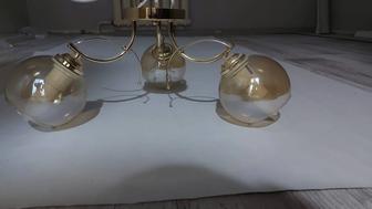 Продам люстру