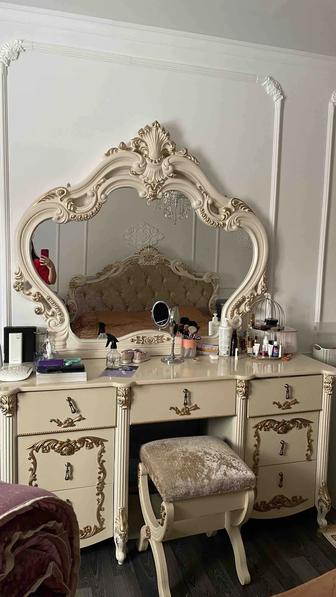 Продам спальный гарнитур