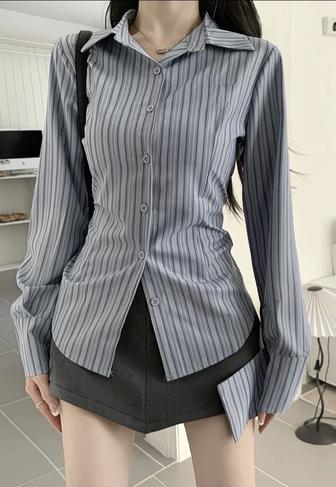 Рубашка голубая новая