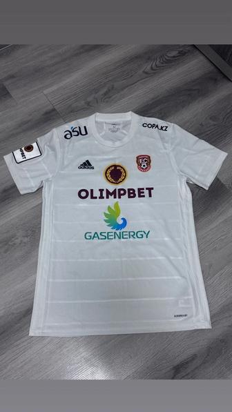 Продается футбольные футболки