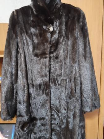 Продаю шубу норковые две штуки один 52 и 48размера цена за 2шт