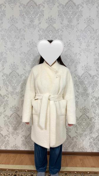 Пальто тедди женское, белое в отличном состоянии