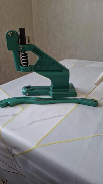 Ручной пресс для установки фурнитуры