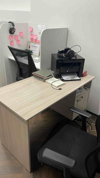 Офисный школ и шкаф , отличное состояние